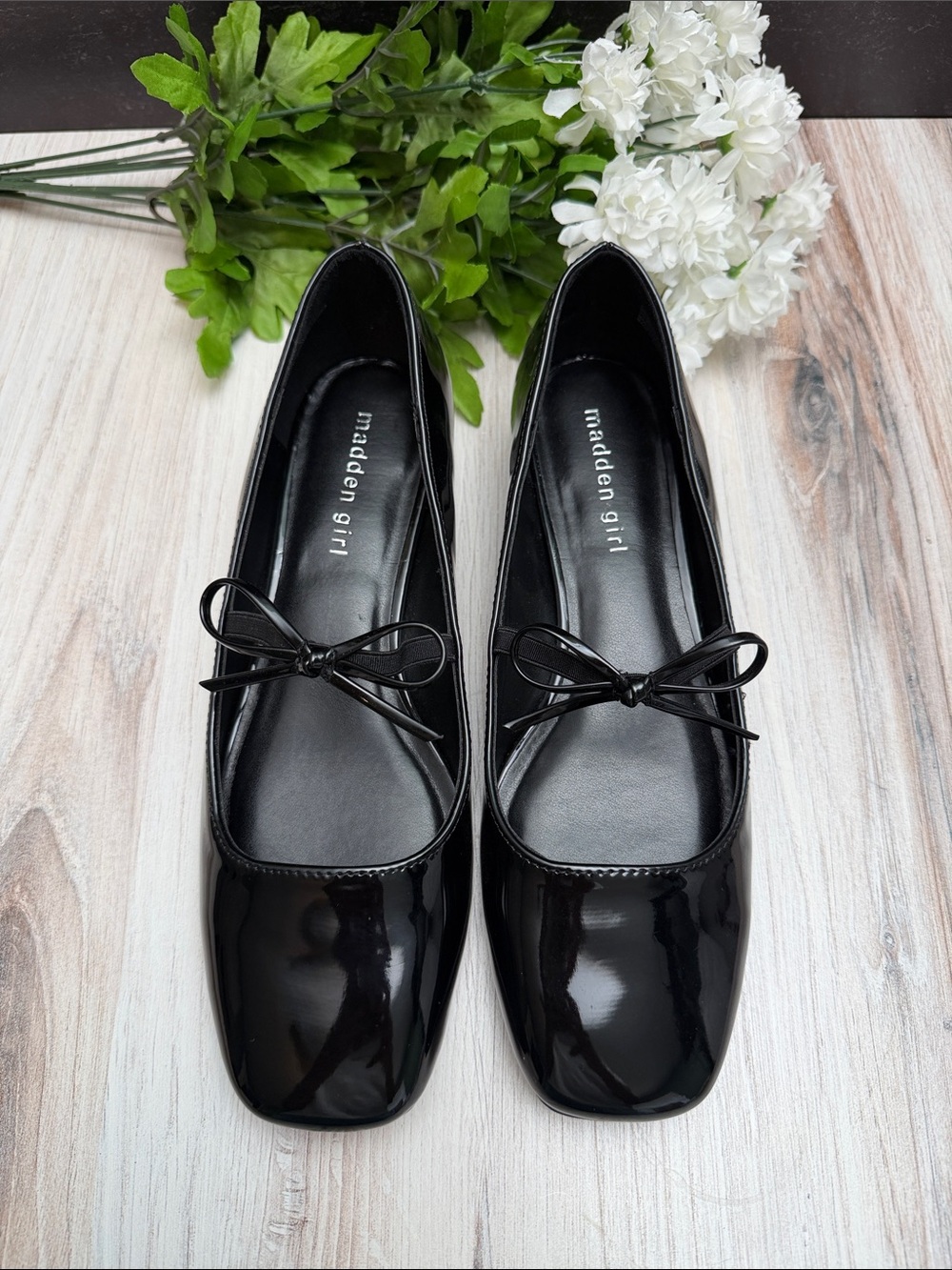STEVE MADDEN Egret Mary Jane heels size 8